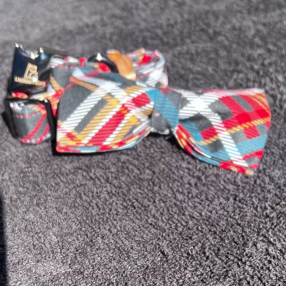 Lionheart Christmas Dog Collar & Bowtie - Picture 9 of 12